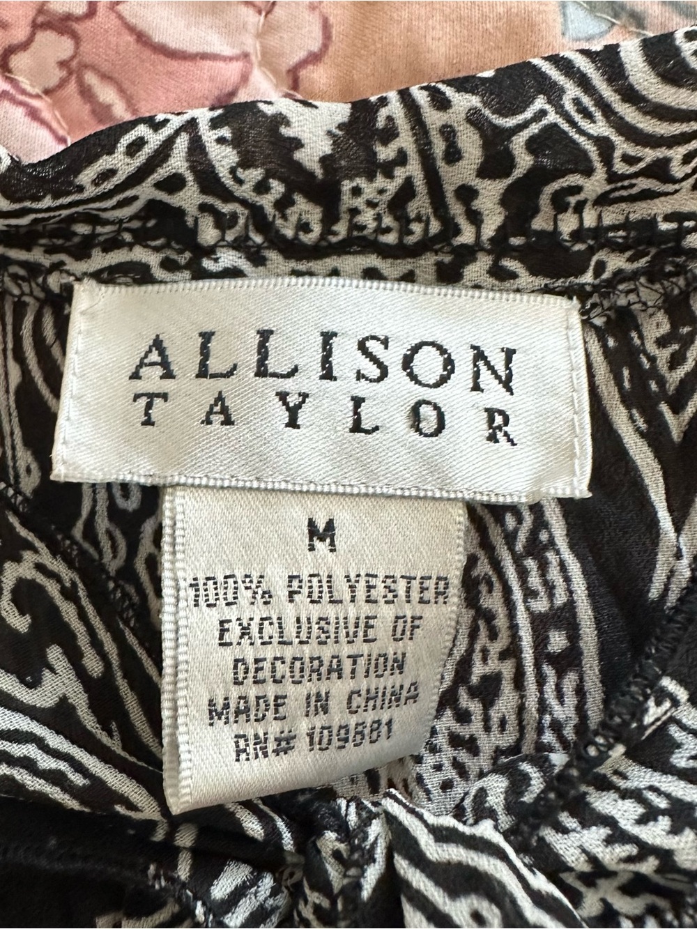 Allison Taylor Black & White Paisley Print Bell Sleeve Women’s Top - Picture 6 of 7
